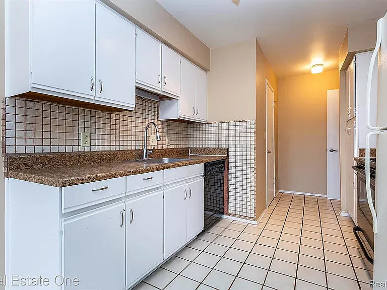 1891 Vine Way Dr #33 — Photo 15