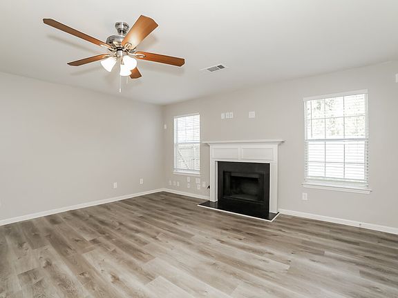 4th image of 101 Emporia Loop