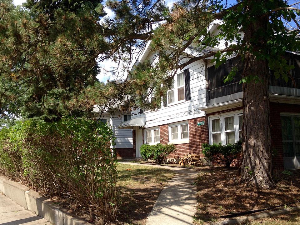 Front (entrance) of the unit.