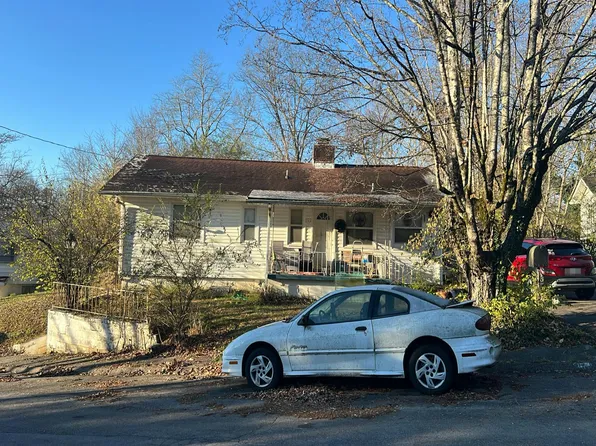 102 Pelham Rd, Oak Ridge, TN 37830