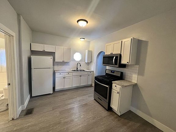 4th image of 923 Turner Ave NW #1