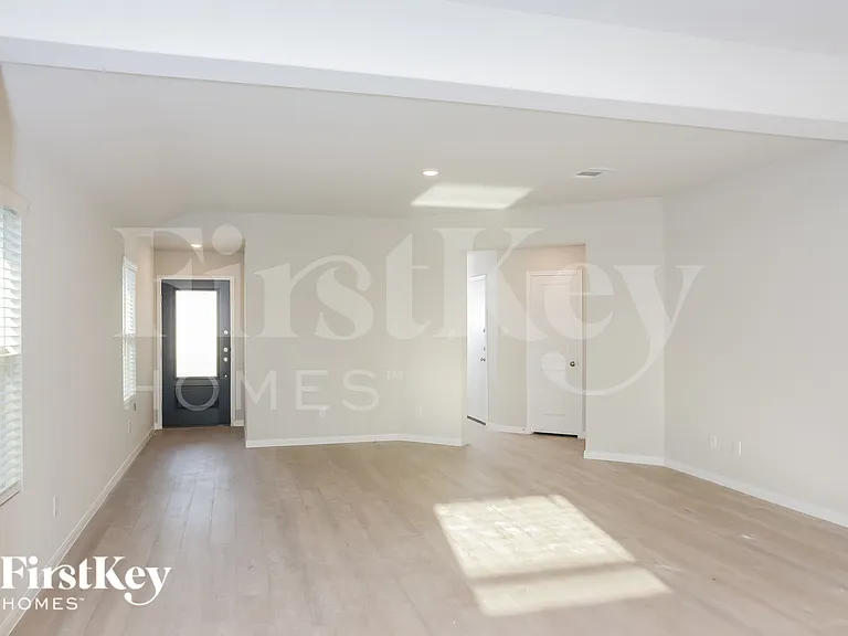 1842 Morse Way — Photo 2