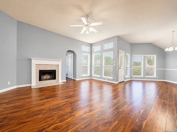 4th image of 224 CORSICA DR