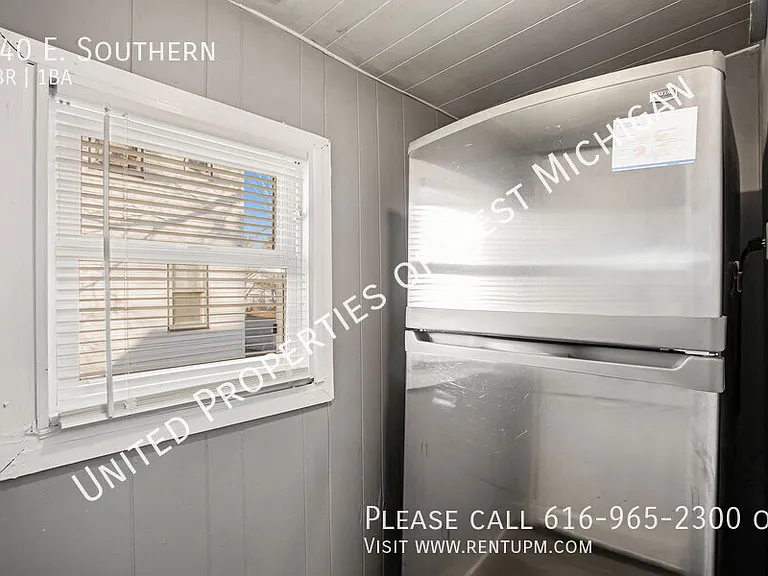 140 E Southern Ave — Photo 10