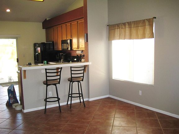3rd image of 235 Del Mesa St