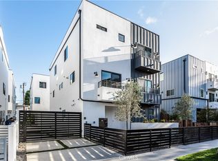 10910 W Hesby St #1/2, North Hollywood, CA 91601
