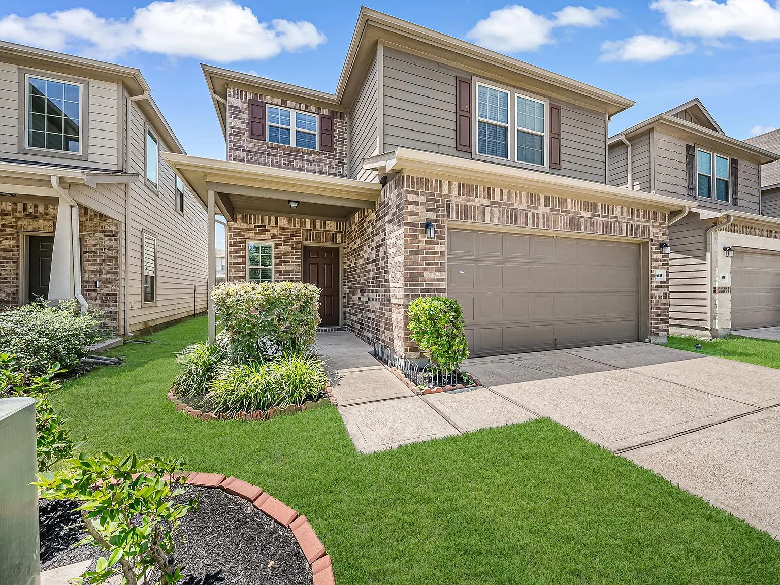 4 bed, 3.0 bath, 2088 sqft, $2,500 — Photo 2