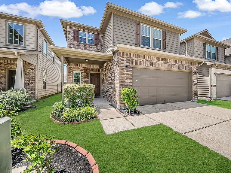 15815 Grey Boulder Dr — Photo 2