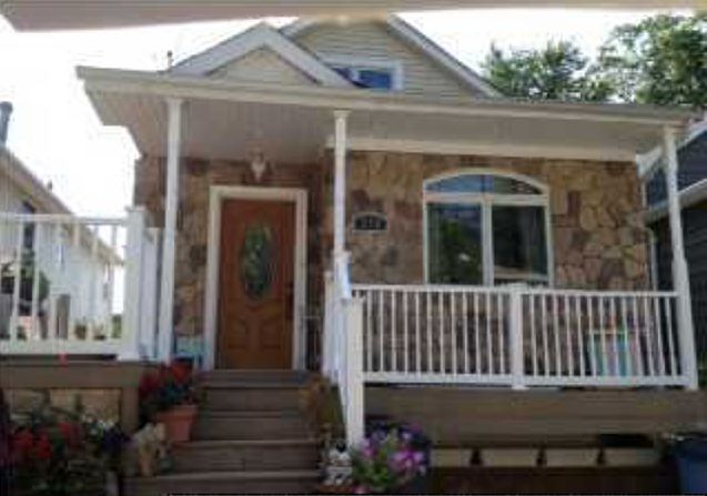 1st image of 370 Loretto St
