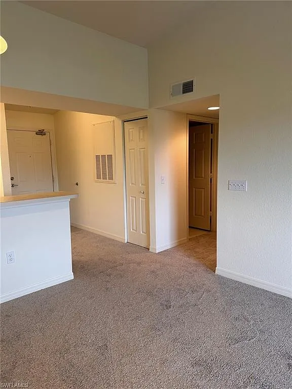2 bed, 1.0 bath, 943 sqft, $1,900 — Photo 2