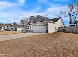 414 Duster Lane, Richlands, NC 28574