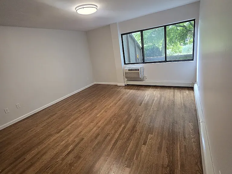 1465 E Putnam Ave #331 — Photo 28