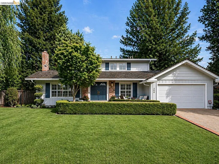 206 Sheila Ct — Photo 1