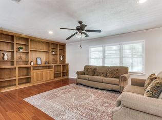 227 N 9th St, Jacksboro, TX 76458