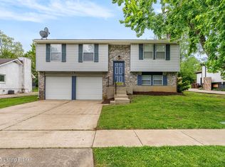 9302 Loch Lea Ln, Louisville, KY 40291