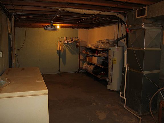 4th image of 1609 W 2nd St