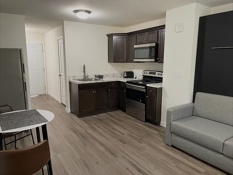 612 Garnet St #7 — Photo 8