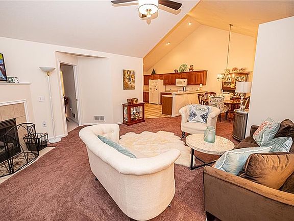 4th image of 9739 Eagle Ln