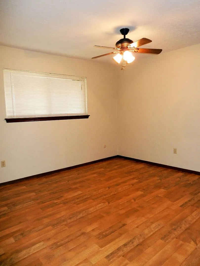 Willow Wood Apartments — Photo 4