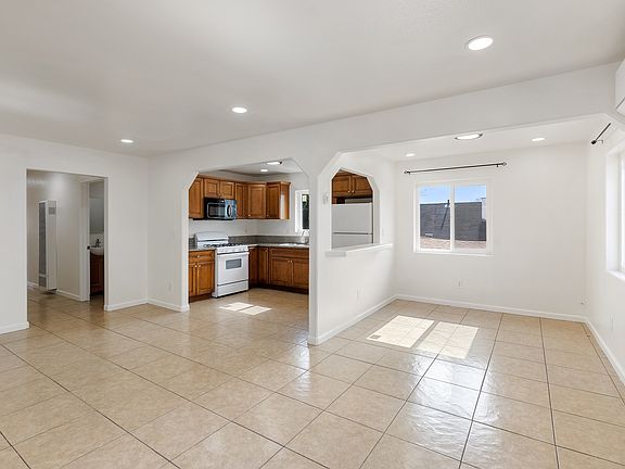 4th image of 145 E Gage Ave #145