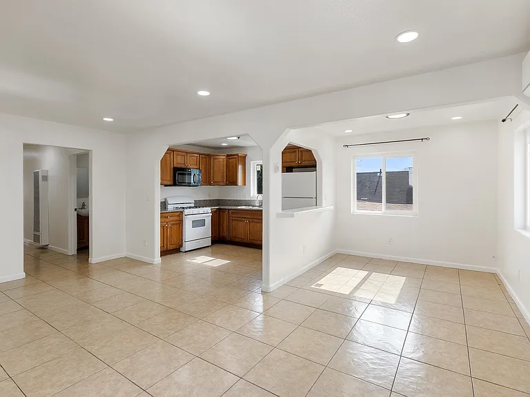 145 E Gage Ave #145 — Photo 4