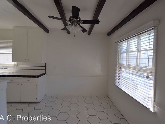 4th image of 5220 Radford Ave APT 3
