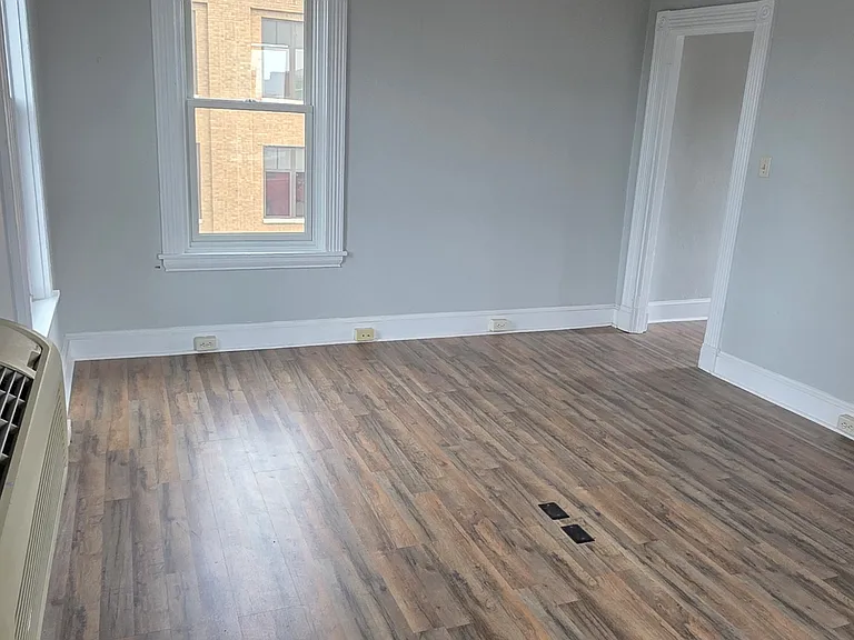 104 W Chestnut St #4 — Photo 8