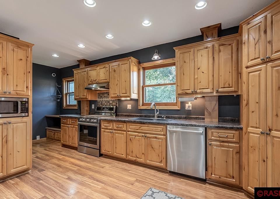 1024 Le Center St, Le Center, MN 56057 Zillow