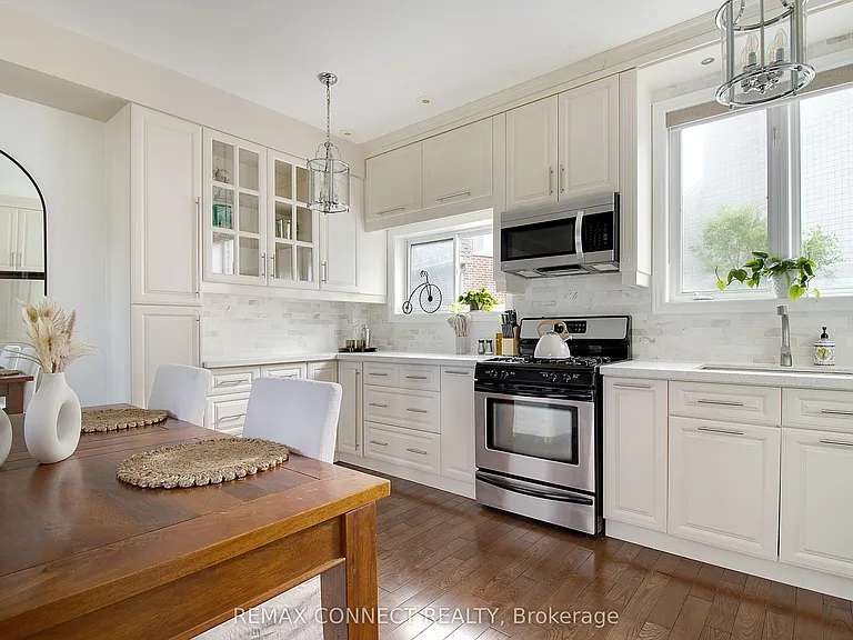 565 Shuter St — Photo 11