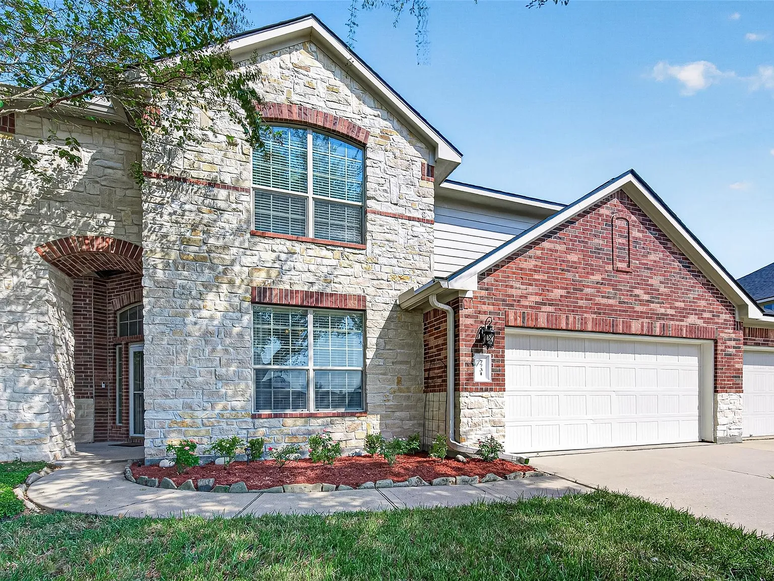 4 bed, 2.5 bath, 3012 sqft, $2,800 — Photo 3