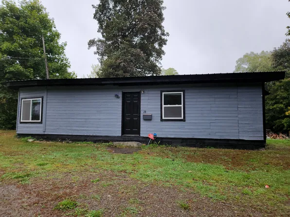 28 Mill St, Dexter, ME 04930