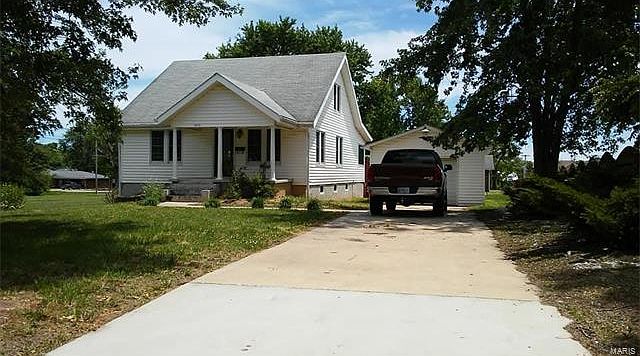 1st image of 900 S McArthur St