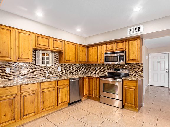 4th image of 4019 E Saint Charles Ave