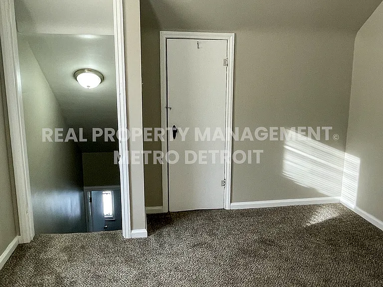 16210 Ferguson St — Photo 13