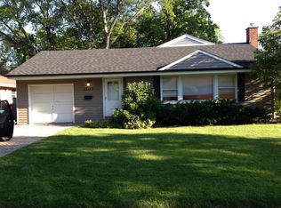 1107 W Pendleton Pl, Mount Prospect, IL 60056