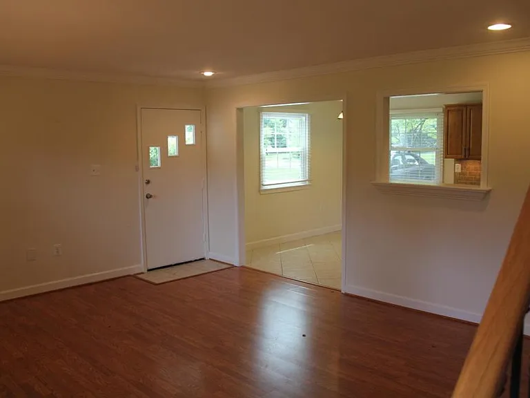 7723 Marthas Ln — Photo 4