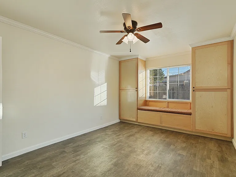 324 Flora St — Photo 15