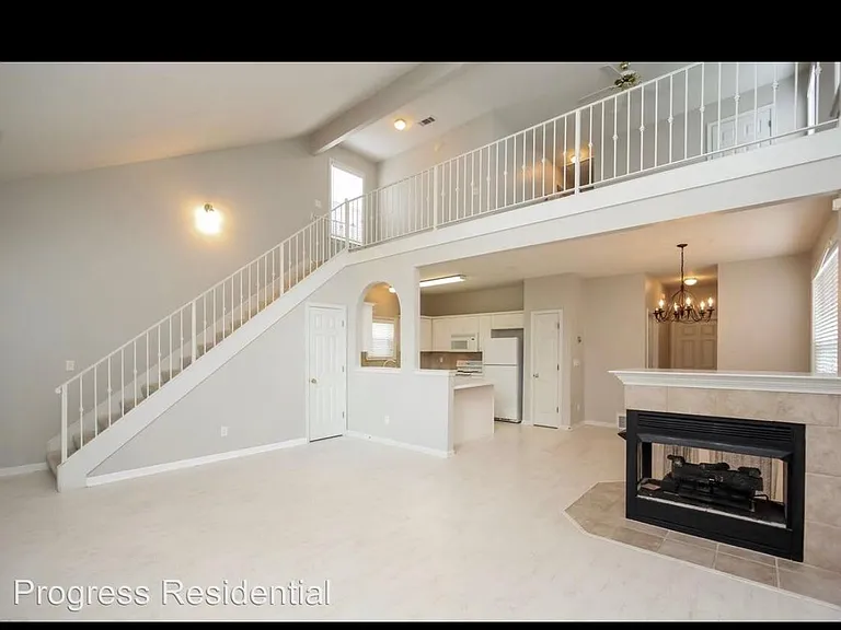 1112 Island Pl E — Photo 3