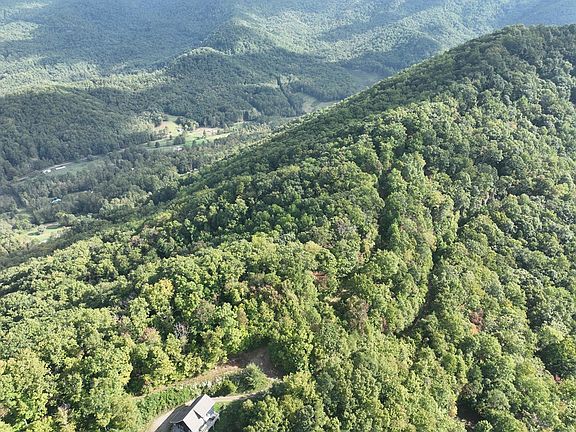 2nd image of 8-2 Treetop Dr #10