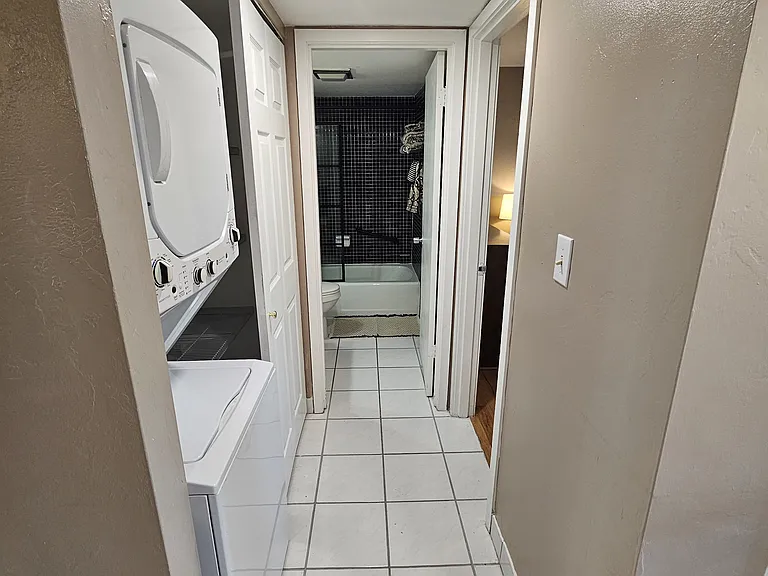 2244 Winkler Ave #108 — Photo 38