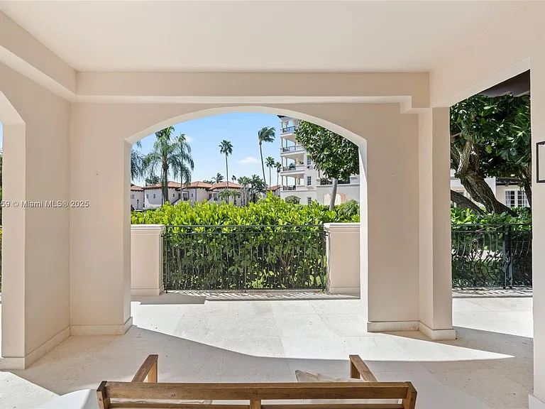 19216 Fisher Island Dr #19216 — Photo 41