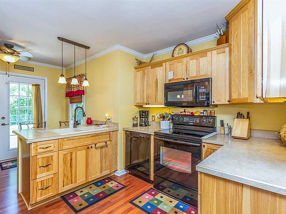 4th image of 1416 Sunnyside Dr