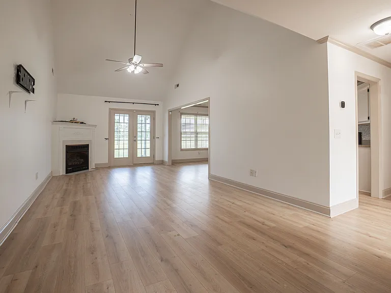 1830 Barnwell Dr — Photo 4