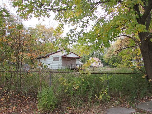 2nd image of 15011 Beaverland St