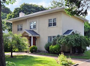 135 William St, East Williston, NY 11596