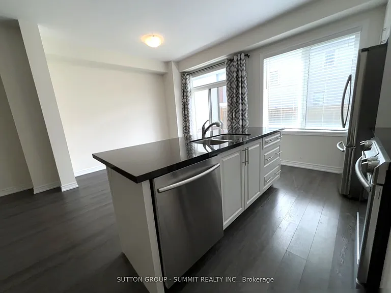 109 Benadir Ave — Photo 15
