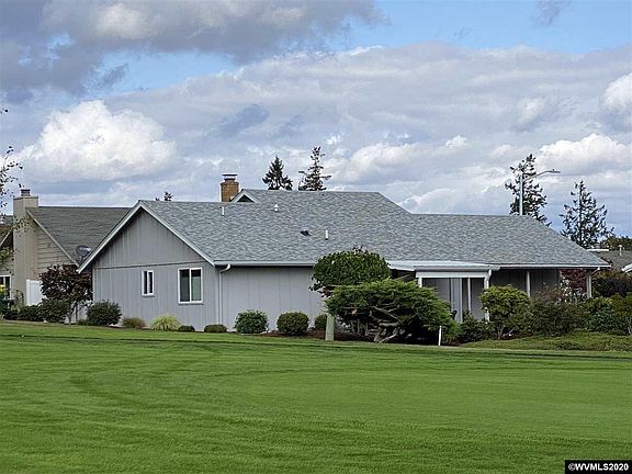 3rd image of 1632 Sunrise Cres NW