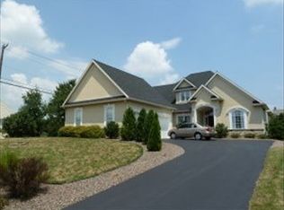 1145 S Bristol Dr, Lititz, PA 17543