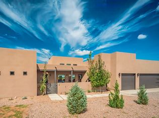 2 Espira Rd, Santa Fe, NM 87508