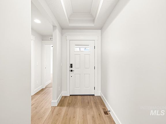 3rd image of 3552 S Cedarhurst Ln